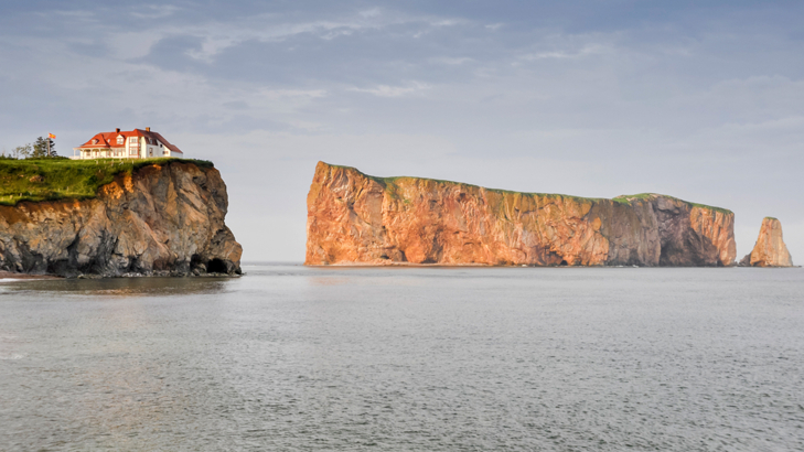 Kanada Quebec Route 32 Perce Rock iStock AlbertoLoyo